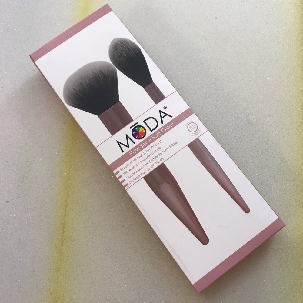 🆕 MODA POWDER & SOFT GLOW KIT